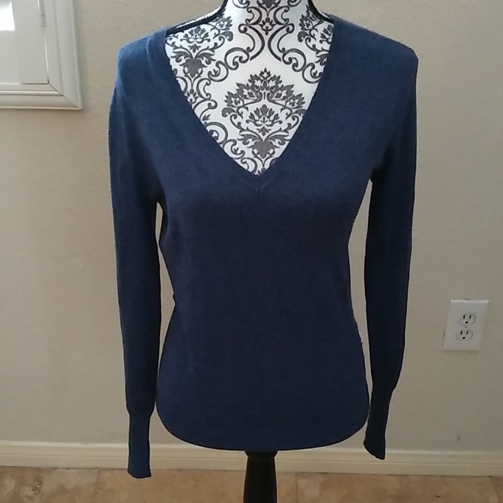 Forever 21 Vneck sweater